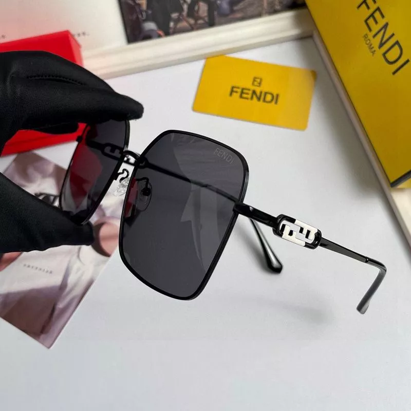 Vintage HOT Fendi 7224 Metal Sunglasses 0117