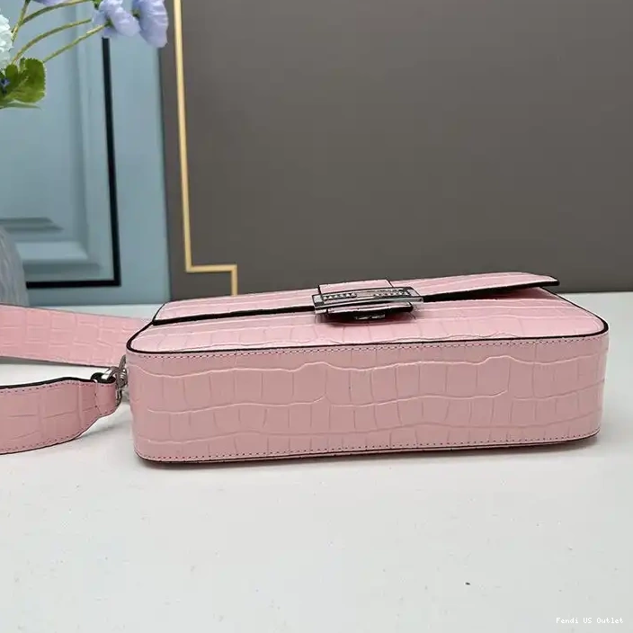 Affordable HOT Medium Leather Crocodile Pink Bag Re-Edition In Baguette Fendi 0306