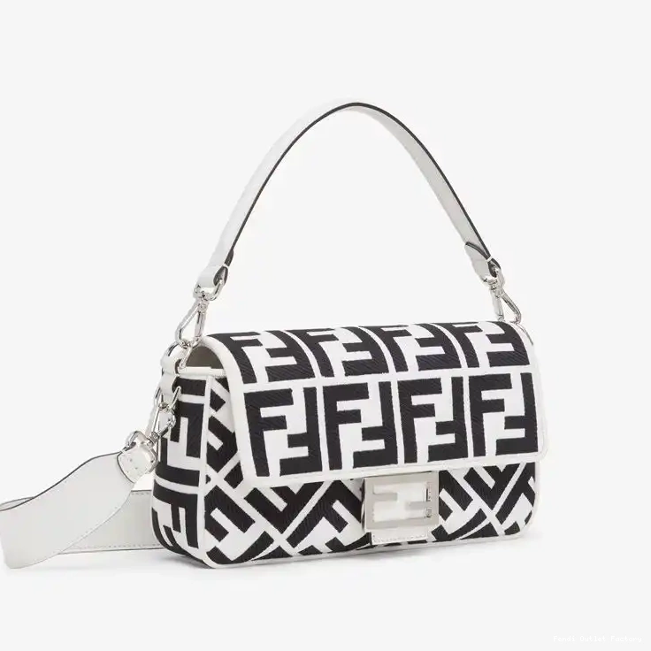 Vintage HOT Baguette Canvas Bag Medium White Black Fendi FF In Motif 0305