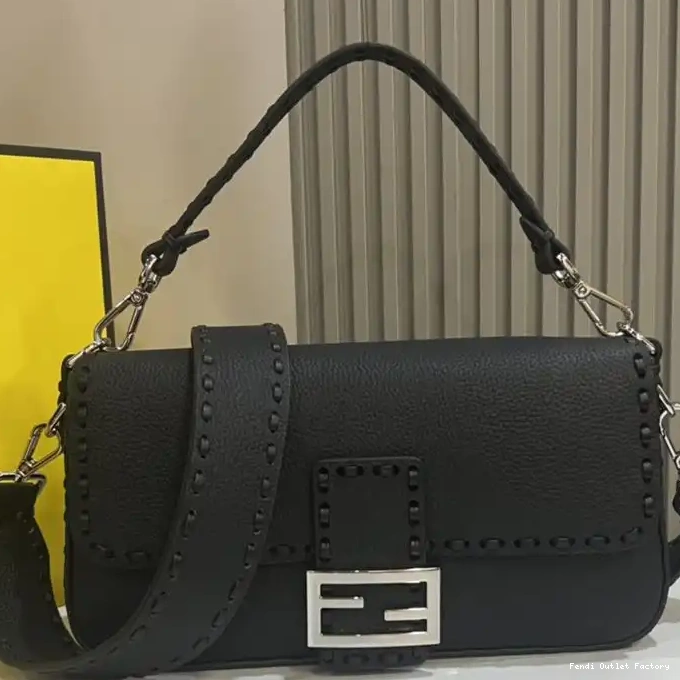 HOT In Baguette Medium Leather Selleria Fendi Romano Bag Black Cuoio 0304